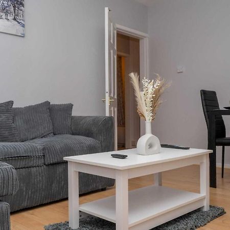 Cosy 2 Bedroom Home In Coventry Exterior foto