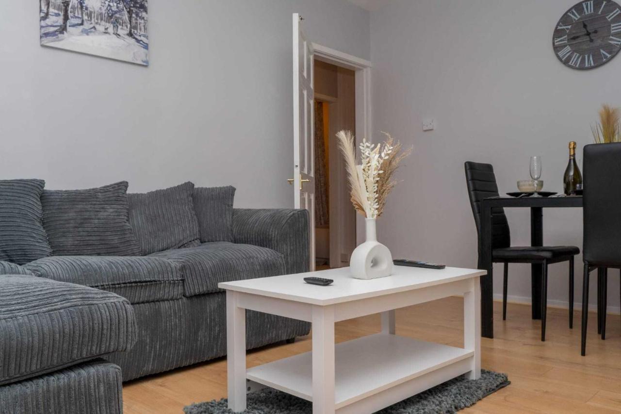 Cosy 2 Bedroom Home In Coventry Exterior foto